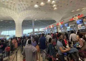 मुंबई एयरपोर्ट को उड़ाने की धमकी से मचा हड़कंप, तीन कॉल्स ने बढ़ाई टेंशन, बम नहीं मिला