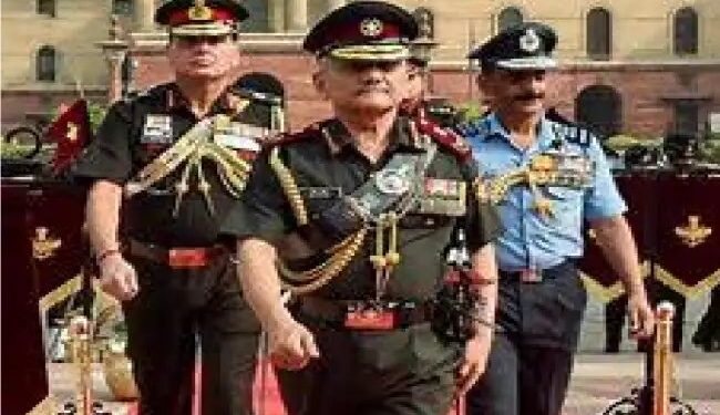 चीफ ऑफ डिफेंस स्टाफ जनरल अनिल चौहान ने फ्रांस की अपनी आधिकारिक यात्रा पूरी की