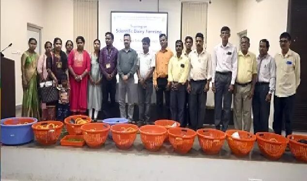 एसटीसी के अंतर्गत डेयरी फार्मिंग-सह-इनपुट वितरण कार्यक्रम का वैज्ञानिक प्रबंधन