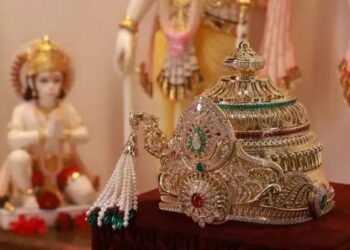 सूरत के इस कारोबारी ने राम लला को दिया सबसे बड़ा तोहफा, भेट किया 11 करोड़ का मुकुट