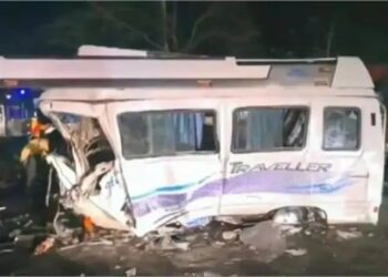 वैष्णो देवी जा रही मिनी बस की भीषण टक्कर, 7 लोगों की मौत, कई घायल