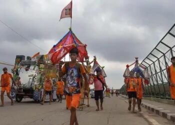 कांवड़ यात्रा से पहले दिल्ली-NCR में मीट दुकानों पर सियासी संग्राम, व्यापारियों में गहराया डर