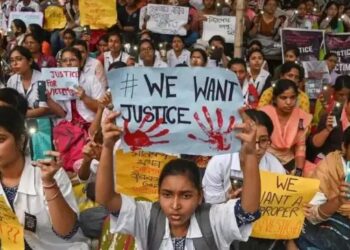 Kolkata Case: जारी है डॉक्टरों के प्रदर्शन: केंद्र सरकार ने की काम पर लौटने की अपील