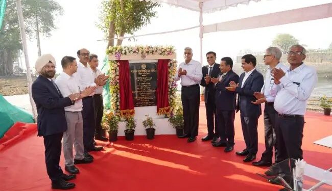 रक्षा सचिव एमडीएल के 250 वर्ष पूरे होने के अवसर पर आयोजित समारोह में शामिल हुए