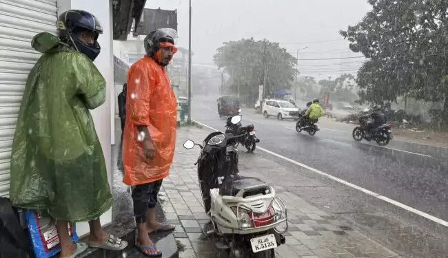 अगले 24 घंटे में केरल में दस्तक देगा मॉनसून, 16 ,स बाद बनने जा रहा नया रिकॉर्ड!