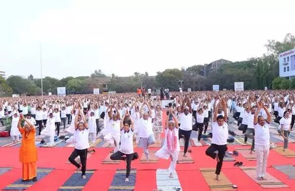 योग महोत्सव में हजारों लोगो ने भाग लिया