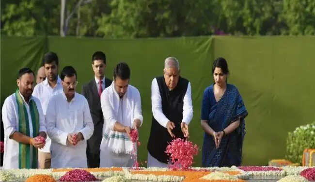 चौधरी चरण सिंह की पुण्यतिथि पर भावुक हुए उपराष्ट्रपति