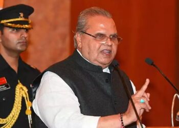 सत्यपाल मलिक के घर पहुंची CBI की टीम, हाइड्रो इलेक्ट्रिक प्रोजेट से जुड़ा है मामला