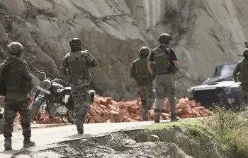 कश्मीर में हुई आतंकी मुठभेड़, 3 ढेर, 3 जवान शहीद!