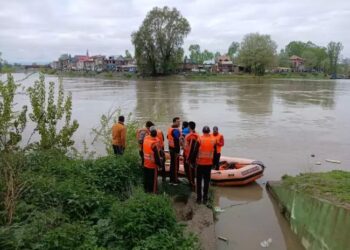 JK: झेलम नदी में पानी का बहाव तेज होने से डूबी नाव, 6 बच्चों की मौत