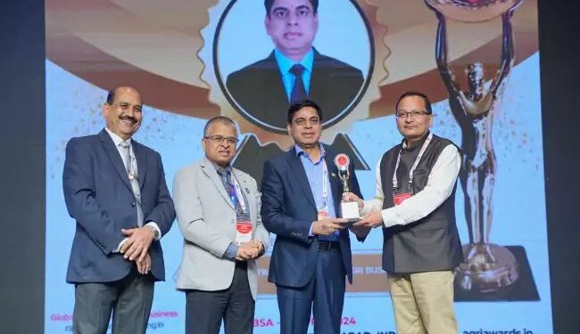 सतीश तिवारी को एबीएसए में लीडरशिप पुरुस्कार 2024 से सम्मानित किया गया