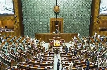 संसद में बांग्लादेश के हिंदूओं पर हो रहे अत्याचारों को लेकर सौंपा गया नोटिस