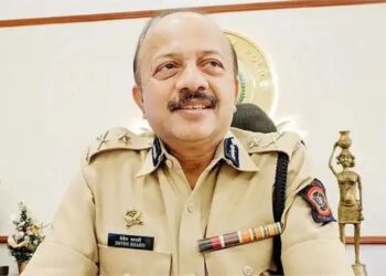 देवेन भारती बने महाराष्ट्र के नए पुलिस कमिश्नर, CM फडणवीस से है गहरा रिश्ता