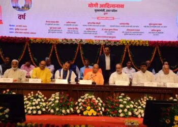 8 साल में बदल गया यूपी का नक्शा, योगी सरकार ने गिनाई सरकार की उपलब्धियां