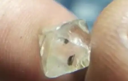 MP: मजदूर की चमकी किस्मत, खुदाई के दौरान मिला 5.87 कैरेट का हीरा!