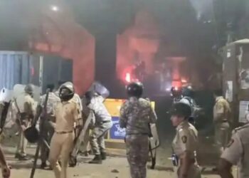 नागपुर हिंसा: प्रदर्शनकारियों द्वारा वाहनों में आग लगाने का वीडियो वायरल, कांग्रेस ने भाजपा पर निशाना साधा