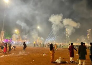 दिवाली पर राजधानी हुई धुंआ-धुंआ, PM2.5 का लेवल पहुंचा 1450 के पार