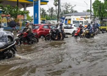 दिल्ली-NCR से लेकर राजस्थान और गुजरात तक भारी बारिश का अलर्ट, कई जिलों में स्कूलों पर ताला