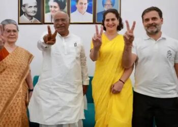 प्रियंका गांधी की एंट्री के बाद पार्लियामेंट में दिखेंगे गांधी परिवार के ये तीन सदस्य