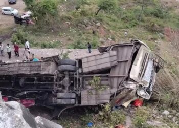 दुर्ग में बड़ा सड़क हादसा, बस खाई में गिरने से 12 लोगों की मौत, PM MODI ने जताया दुख