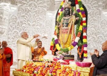 अयोध्या में चुनाव प्रचार के बीच राम लला के दर्शन करने पहुंचे पीएम मोदी