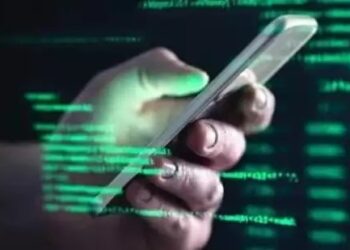 सरकार ने जारी किया अलर्ट, इस एक गल्ती से हैक हो जाएगा आपका फोन, न करें ये गलती