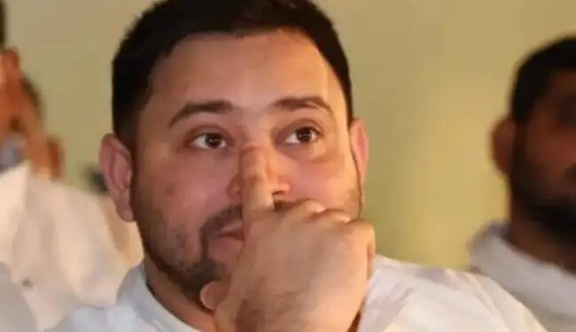 नीट के पेपर लीक को लेकर तेजस्वी यादव अब सवालों के घेरे में घिरे