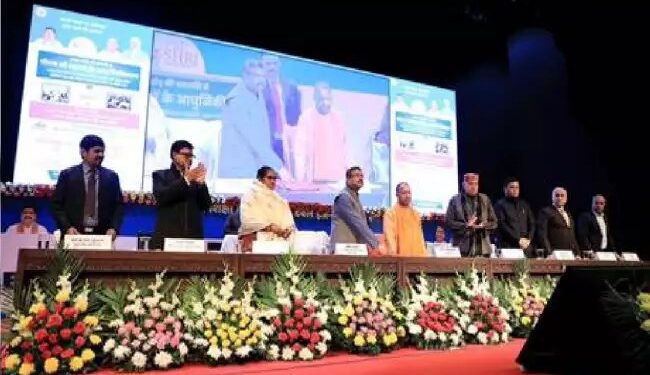 उत्तर प्रदेश के मुख्यमंत्री योगी आदित्यनाथ ने 928 पीएम स्कूलों का शुभारंभ किया