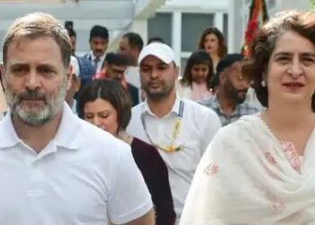 आपकी गाड़ी में अकेला जाऊंगा- राहुल गांधी.. संभल जाने के लिए निकले राहुल- प्रियंका के काफिले को प्रशासन ने रोका