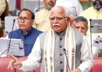 खट्टर ने अचानक दिया इस्तीफा, क्या अकेले दम पर सरकार बनाएगी BJP, कौन बनेगा नया CM?