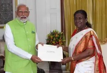 PM MODI ने प्रधानमंत्री पद से दिया इस्तीफा, कहा- राजनीति में हार- जीत…