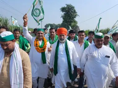 नोएडा में फिर तेज हुआ किसानों का प्रदर्शन, राकेश टिकैत ने दी प्रशासन को चेतावनी