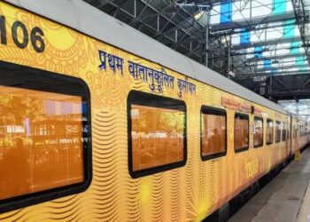 अलर्ट! कोहरे के कारण लेट हुई तेजस ट्रेनों का यात्रियों को नहीं मिलेगा रिफंड