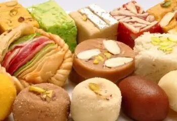 कन्नौज में जब्त की नकली 3 हजार किलो मिठाइयां, फैक्ट्री सीज, मालिक फरार!