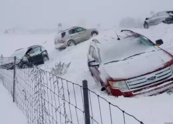 अमेरिका में तूफान का कोहराम, 2, हजार से ज्यादा उड़ाने रद्द, कई यात्री परेशान