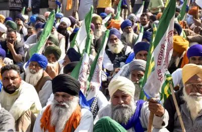 खनौरी बॉर्डर पर किसानों ने फिर शुरू किया प्रदर्शन, पुलिस तैनात