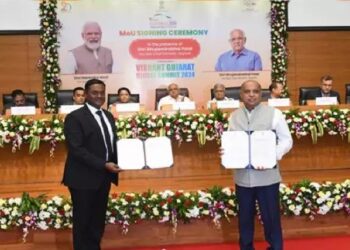 एनएचपीसी ने गुजरात सरकार के जीपीसीएल के साथ समझौता ज्ञापन पर हस्ताक्षर किए