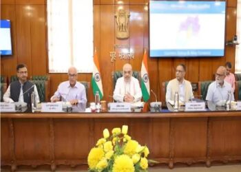 गृह मंत्री ने हिंसा करने वालों के खिलाफ सख्त कार्रवाई करने के निर्देश दिए