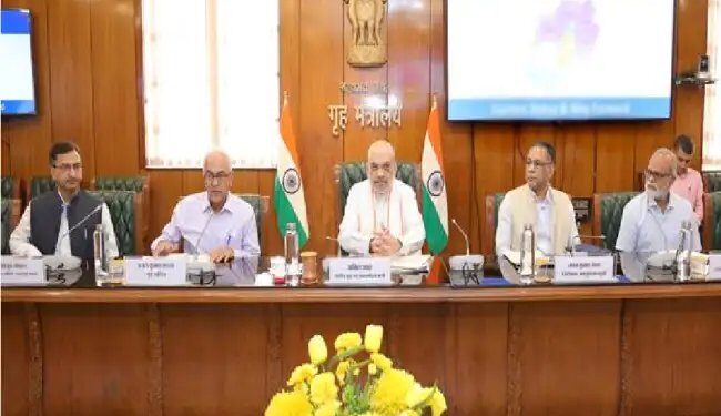 गृह मंत्री ने हिंसा करने वालों के खिलाफ सख्त कार्रवाई करने के निर्देश दिए