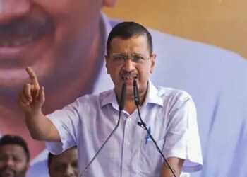 केजरीवाल ने मोहन भागवत को लिखी चिट्ठी, इन 4 सवालों के मांगे जवाब