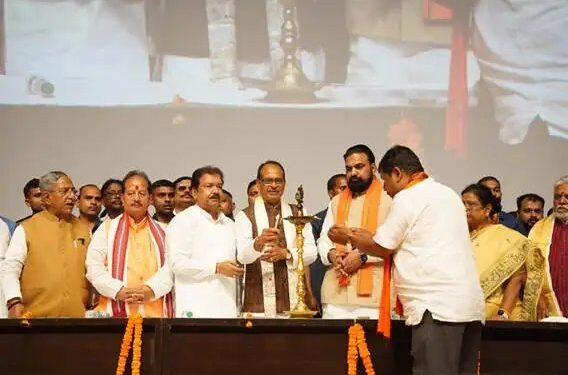 ग्रामीण विकास मंत्री ने कहा प्रधानमंत्री आवास योजना के तहत हर पात्र गरीब को मिलेगा घर