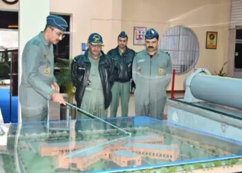 एयर मार्शल विभास पांडे ने वायुसेना के बेस रिपेयर डिपो का दौरा किया