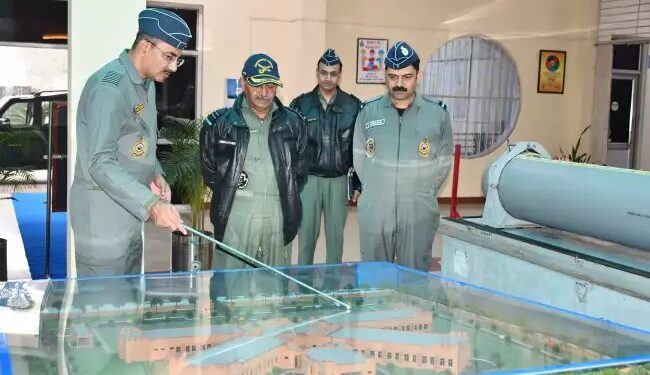 एयर मार्शल विभास पांडे ने वायुसेना के बेस रिपेयर डिपो का दौरा किया