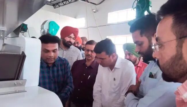 पंजाब कृषि विश्वविद्यालय में फूड कमिश्नर और 18 अधिकारियों ने एग्रो–प्रोसेसिंग यूनिट का किया दौरा