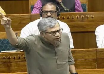 कांग्रेस- सपा पर जमकर भड़के रेल मंत्री अश्विनी वैष्णव, सुनाई खरी- खोटी