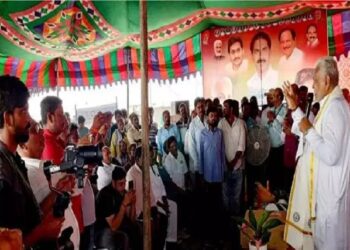 केन्द्रीय पशुपालन मंत्री ने सागर परिक्रमा के दौरान मछुआरों की समस्याओं को सुना