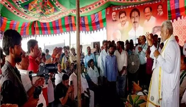 केन्द्रीय पशुपालन मंत्री ने सागर परिक्रमा के दौरान मछुआरों की समस्याओं को सुना