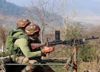 किश्तवाड़: आतंकियों और सुरक्षाबलों के बीच मुठभेड़ जारी, 1 जवान शहीद