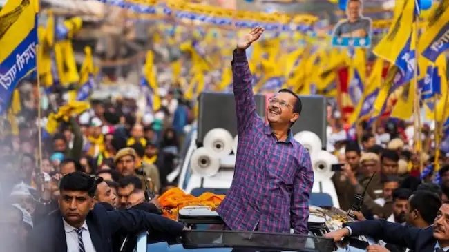 ‘CONGRESS में है ओवर कॉन्फिडेंट’….,दिल्ली में अकेले चुनाव लड़ेगी केजरीवाल की AAP