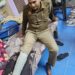 चोर ने सिपाही को तेज रफ्तार बाइक के सामने धकेला, टूटा सिपाही का पैर